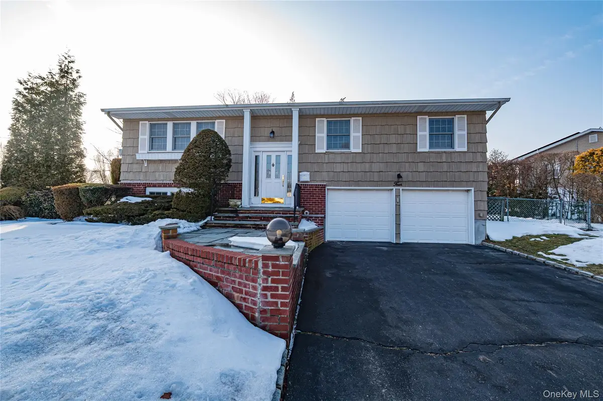 4 Winslow Lane, Kings Park, NY 11754 - #1