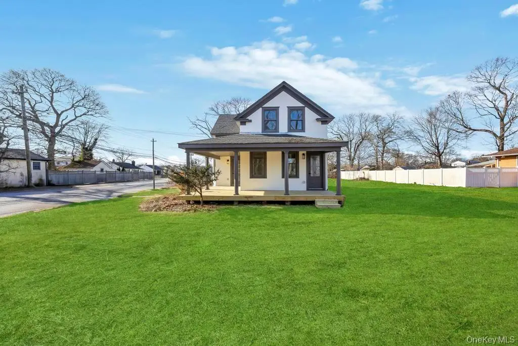 195 Brook Street, Oakdale, NY 11769 - #1