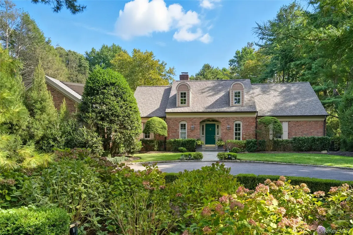 10 Middle Hollow Road, Lloyd Harbor, NY 11743 - #1