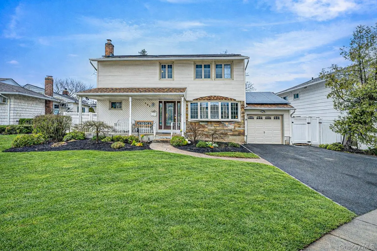 481 May Lane, East Meadow, NY 11554 - #1