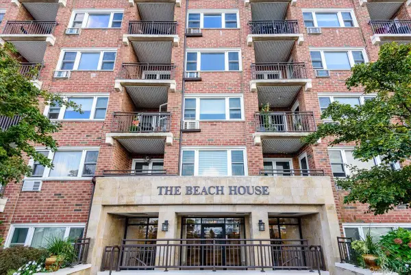740 E Broadway #2J, Long Beach, NY 11561