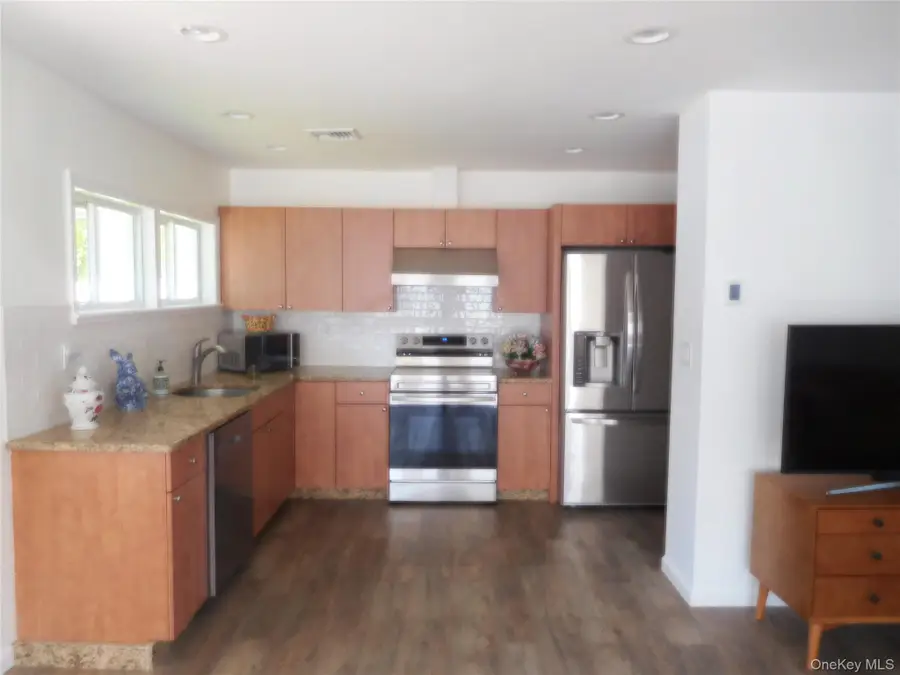 9 Adams Street, East Rockaway, NY 11518 - #3