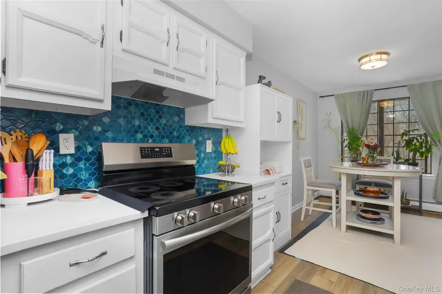 64 Foxwood Drive #8, Pleasantville, NY 10570 - #3