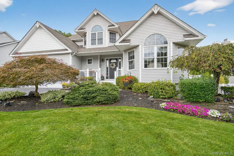 10 Manor Place, Smithtown, NY 11787 - #3