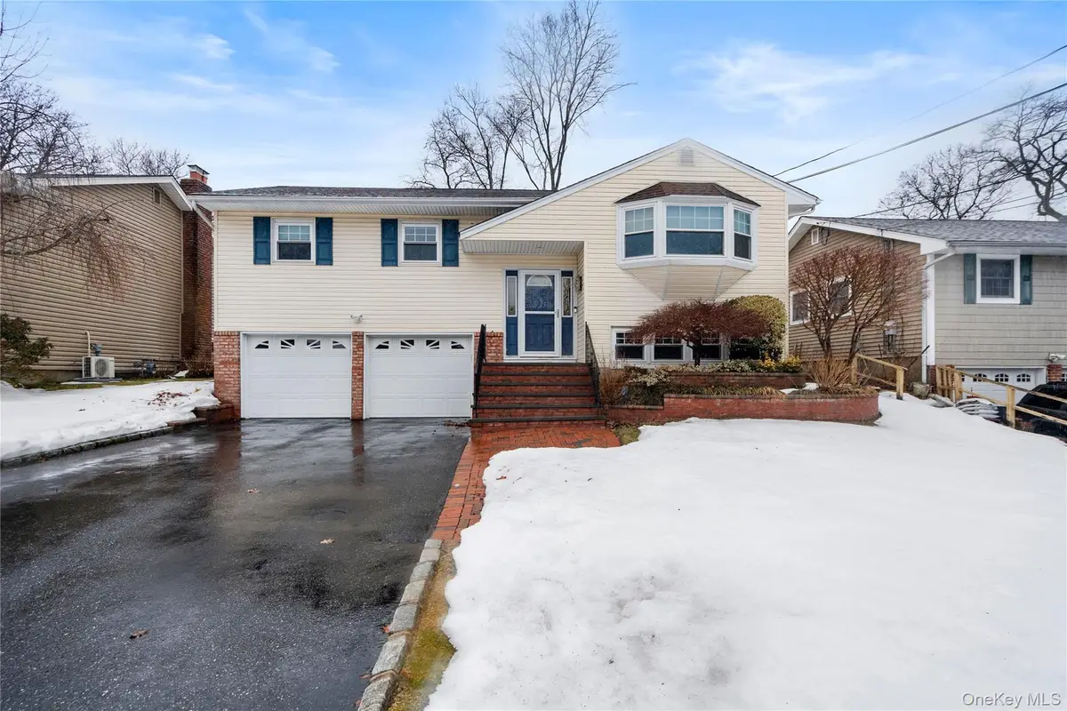 6 Stimson Place, Huntington, NY 11743 - #1