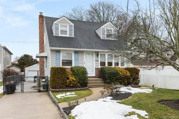 2341 Dobson Avenue, Merrick, NY 11566