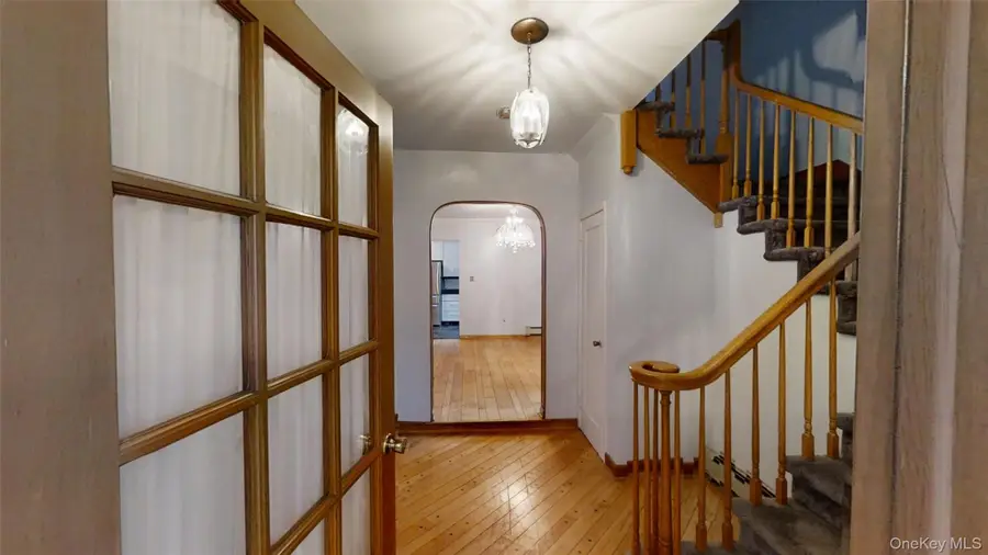 217 Lincoln Avenue, Rockville Centre, NY 11570 - #2