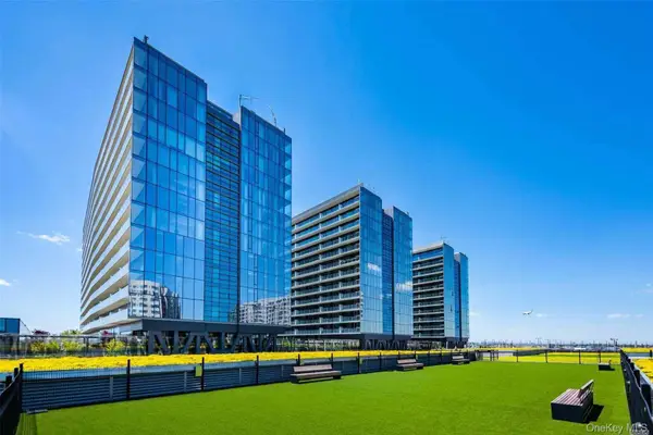 131-05 40th Road #18H, Flushing, NY 11354