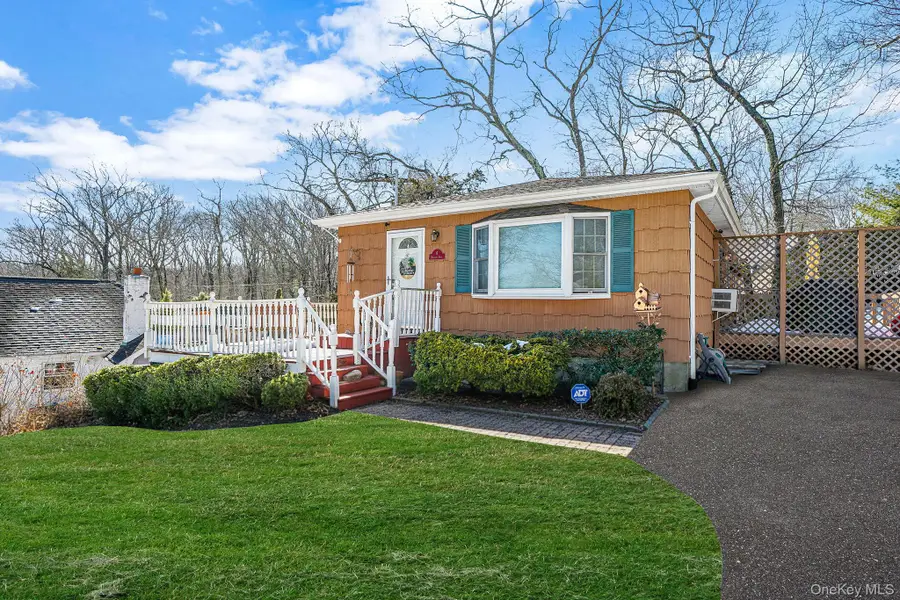 6 Hillside Road, Sound Beach, NY 11789 - #2