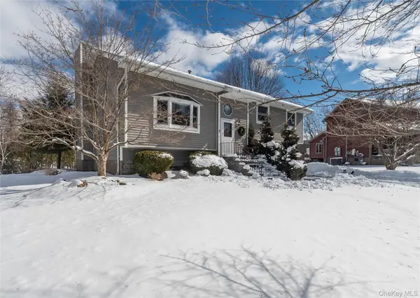 11 Shaker Court, New Windsor, NY 12553