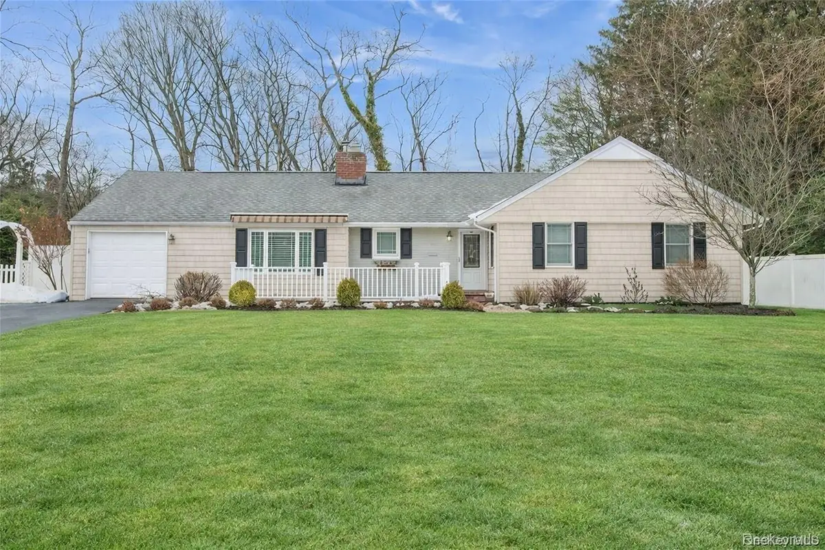 9 Elm Lane Ne, Stony Brook, NY 11790 - #1