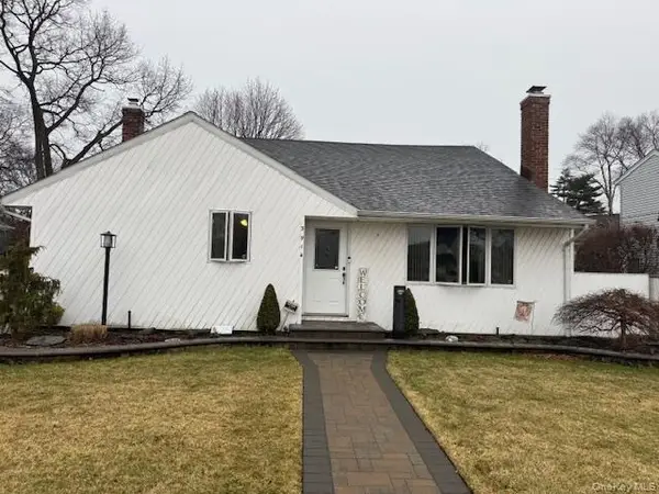 3914 Maplewood Drive, Seaford, NY 11783