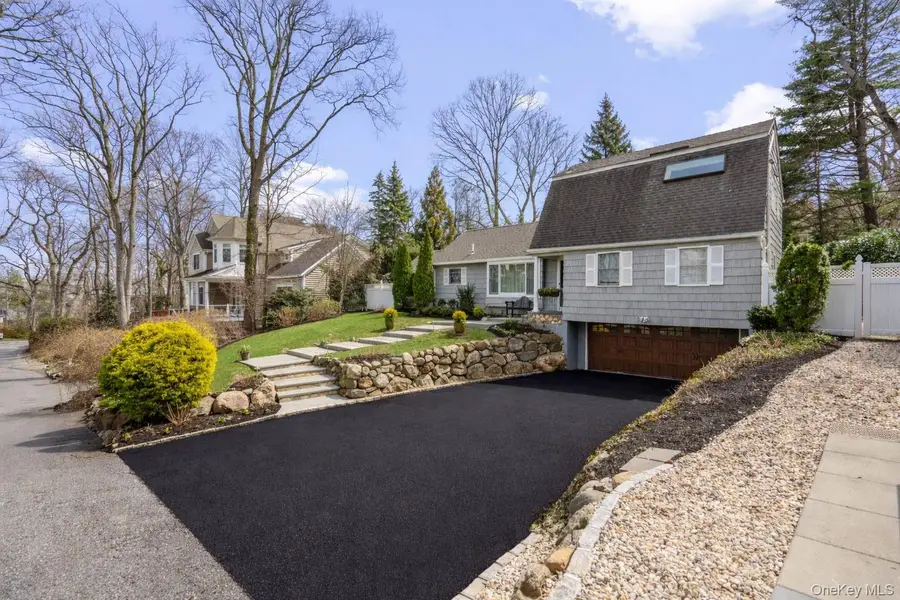 798 Connecticut View Drive, Oyster Bay, NY 11771 - #2