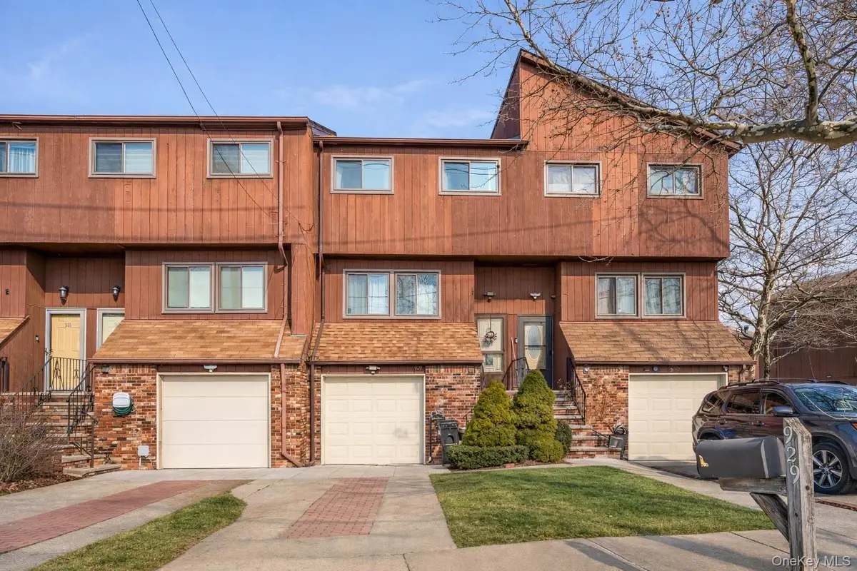 929 West Fingerboard Road, Staten Island, NY 10304 - #1