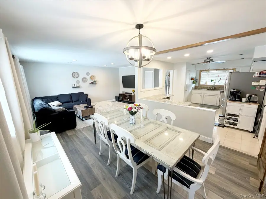 22 Berkshire Road, West Babylon, NY 11704 - #2