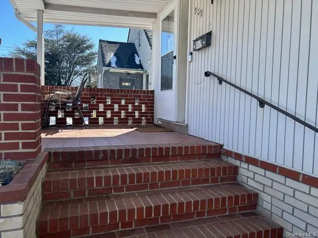 389 Hamilton Avenue, Hewlett, NY 11557 - #3