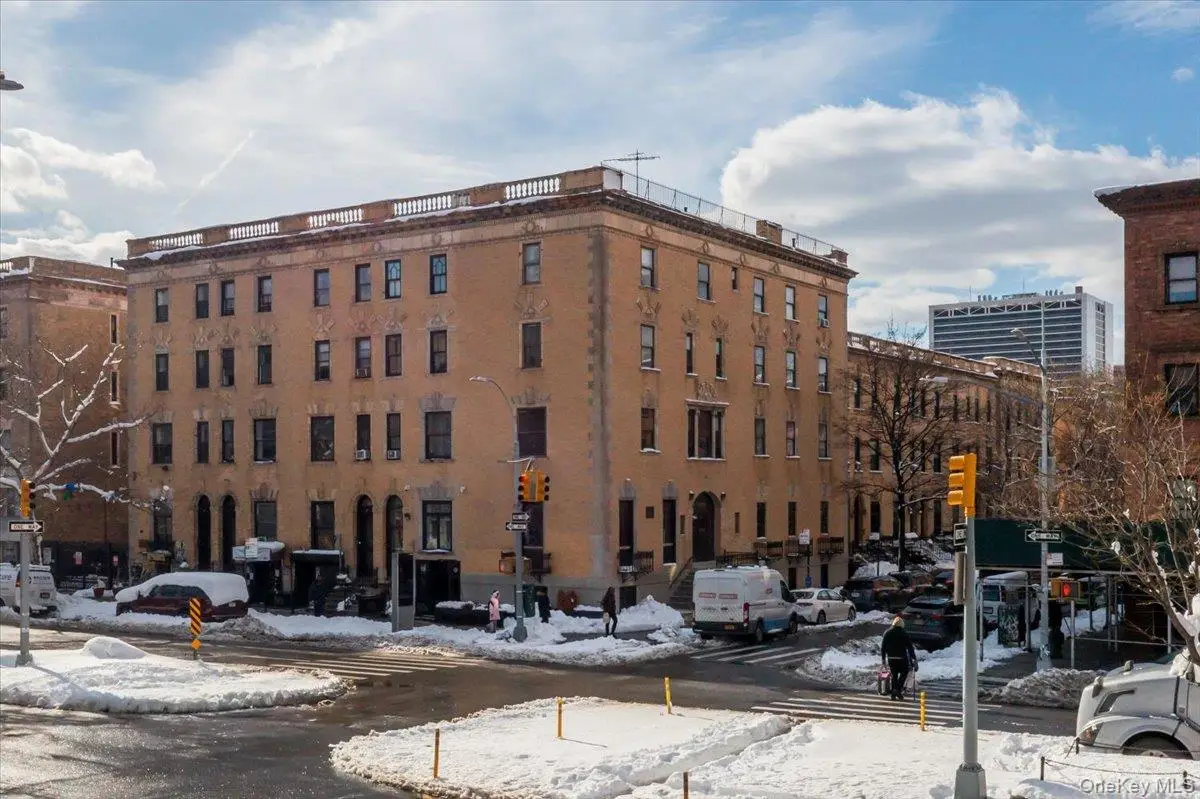 200 W 139th Street, New York, NY 10030 - #1