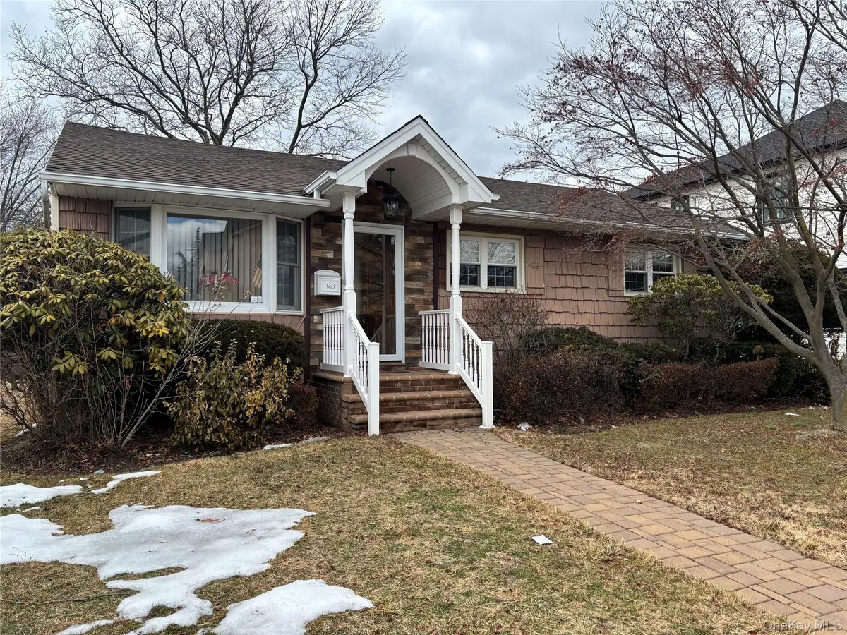 660 Hewlett Street, Franklin Square, NY 11010 - #1