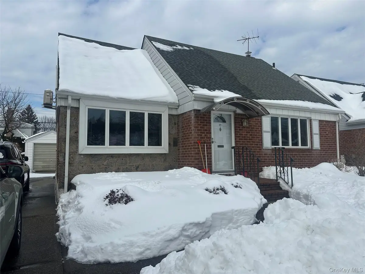 38 Leslie Lane, New Hyde Park, NY 11040 - #1