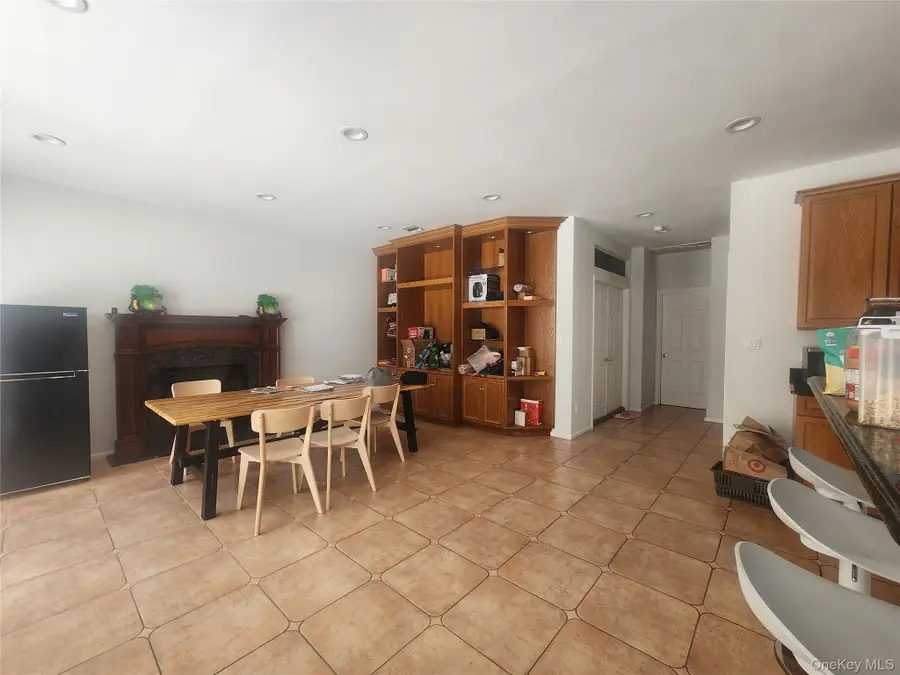 3 Arbor Field Way, Lake Grove, NY 11755 - #2