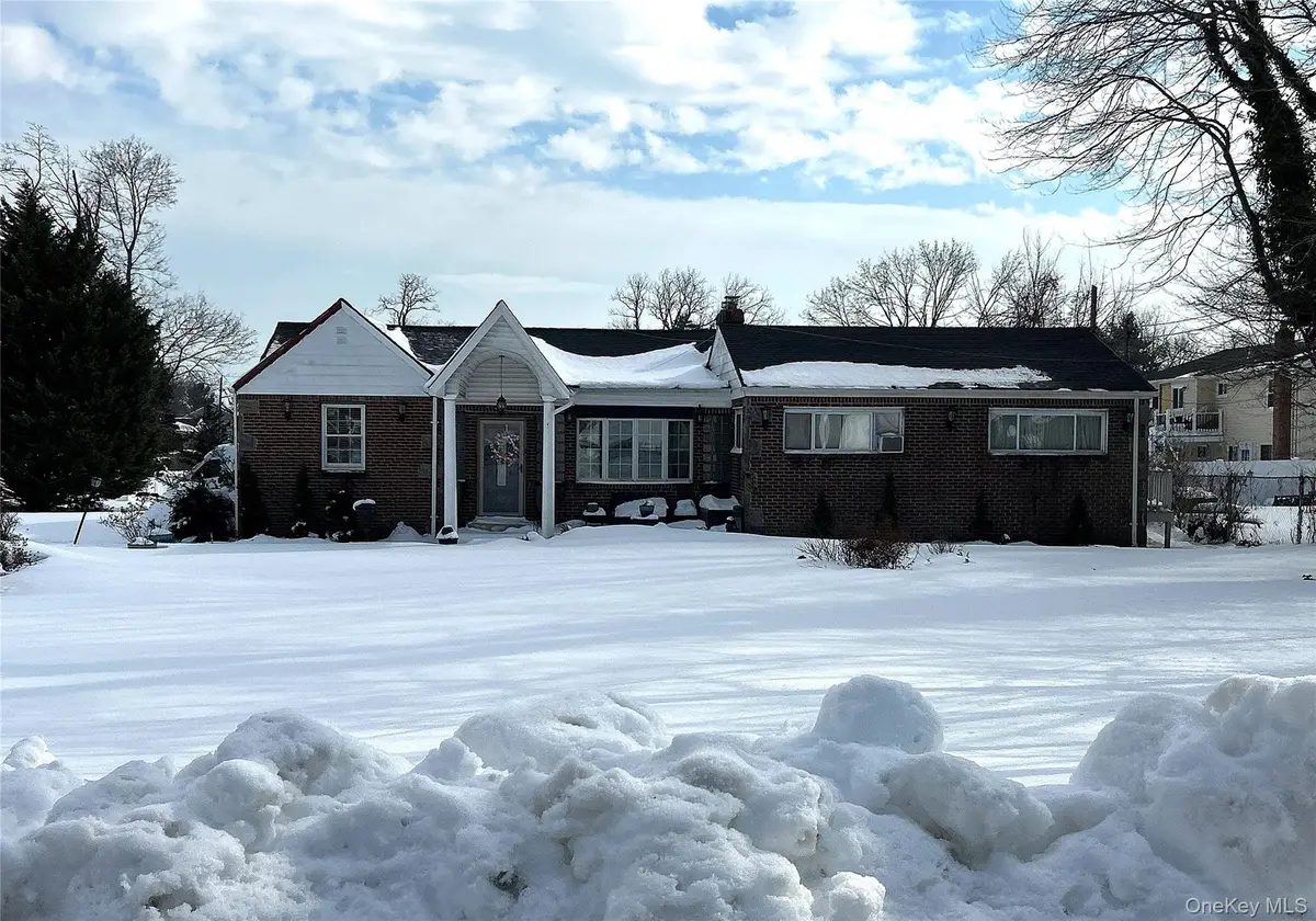 38 Hilltop Lane, Wheatley Heights, NY 11798 - #1