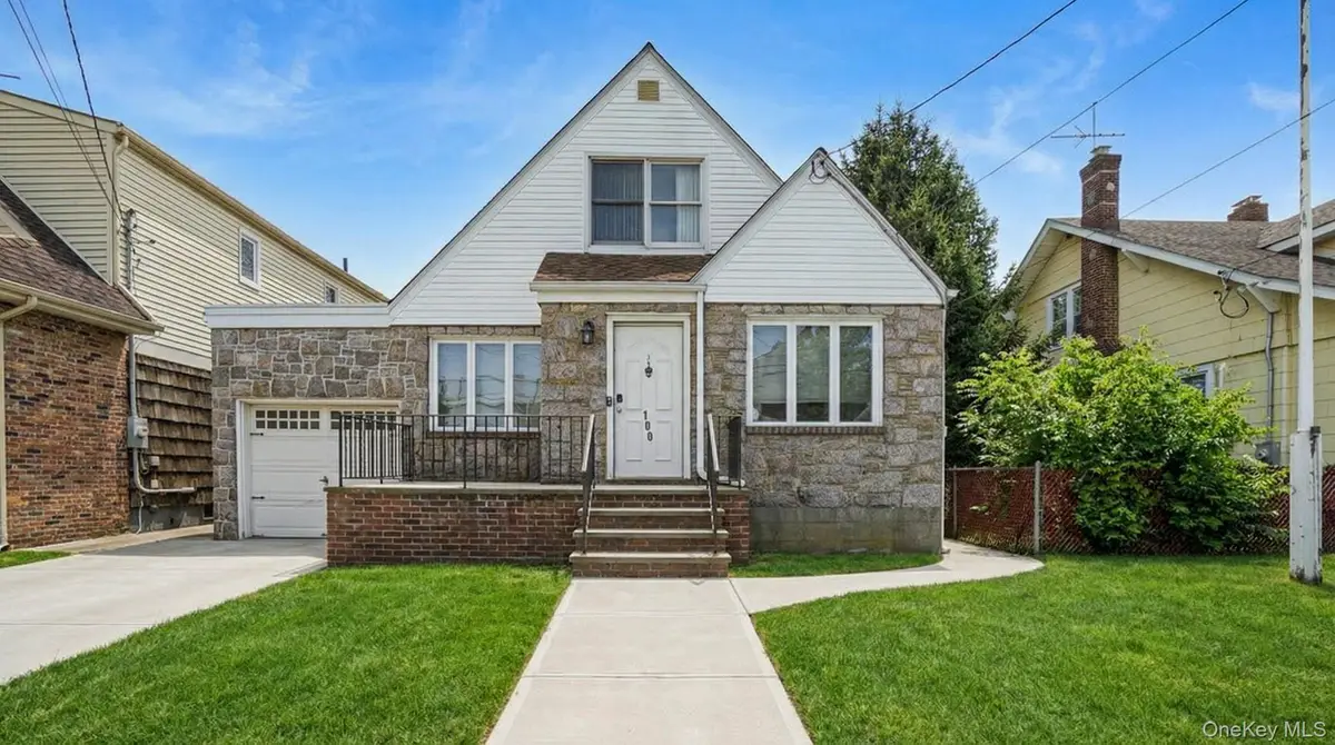 100 Elizabeth Street, Floral Park, NY 11001 - #1