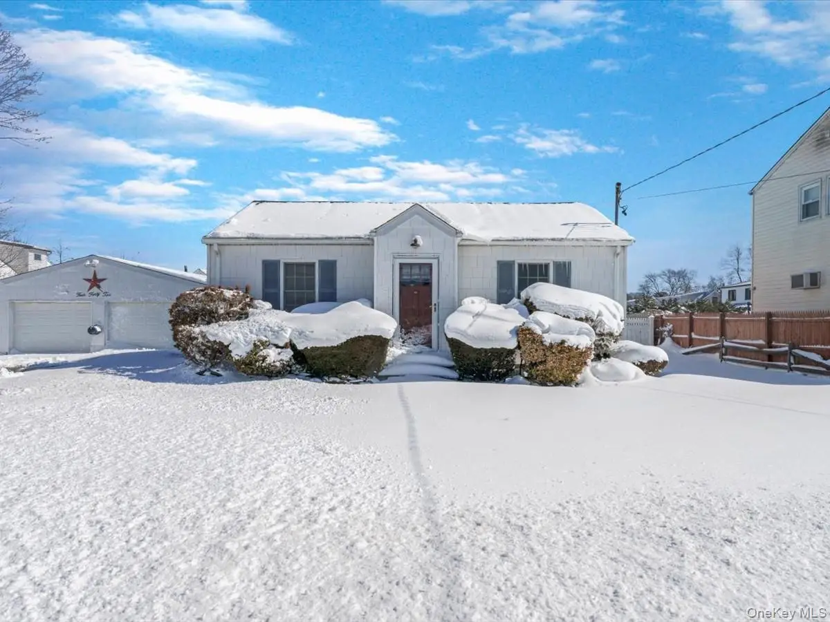 442 Oakwood Road, Huntington Station, NY 11746 - #1