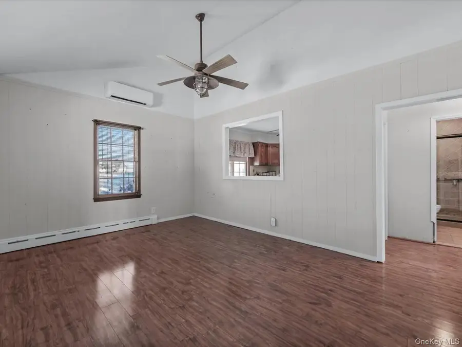 442 Oakwood Road, Huntington Station, NY 11746 - #3