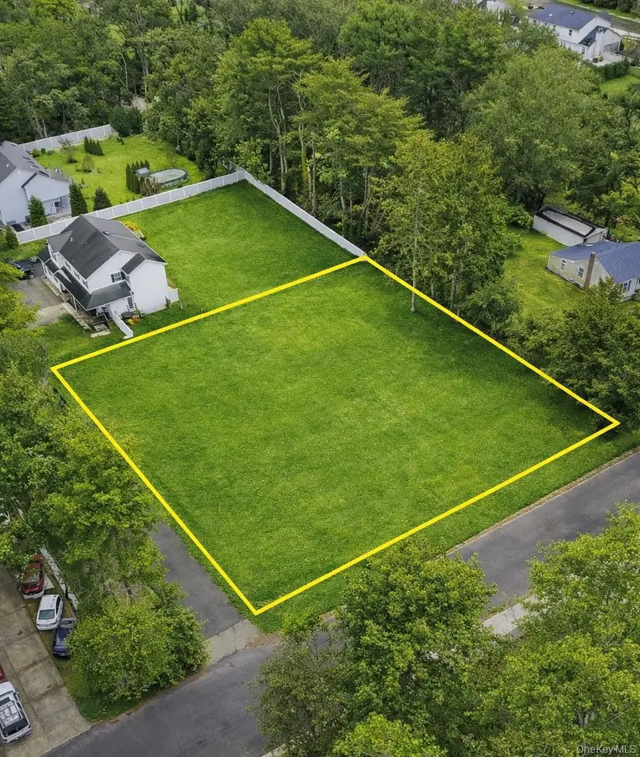 85 N Howell Avenue, Centereach, NY 11720 - #3