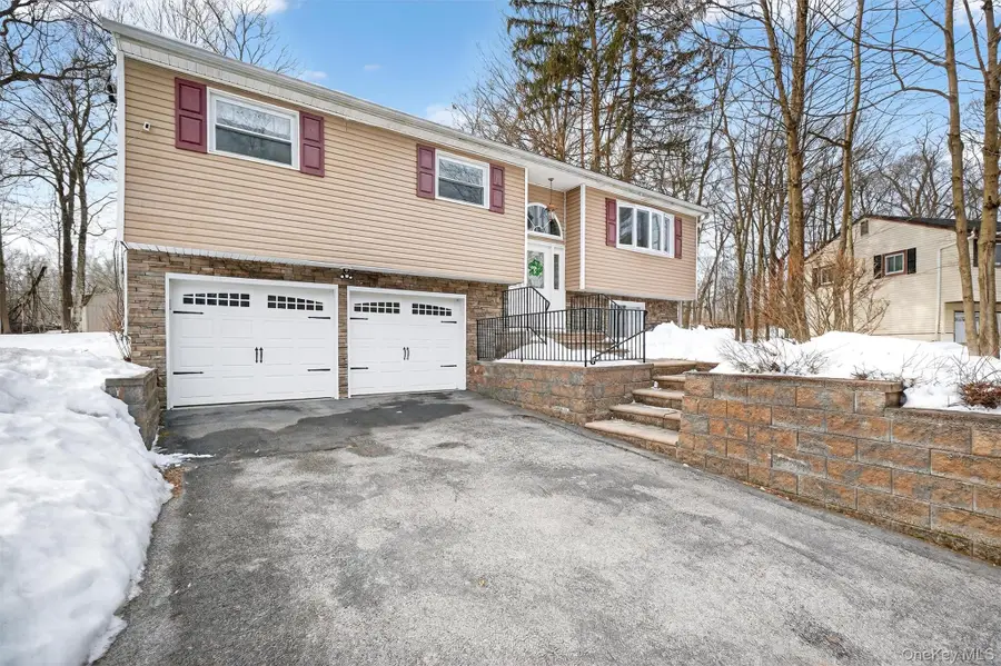 11 Darlene Drive, Poughkeepsie, NY 12601 - #3