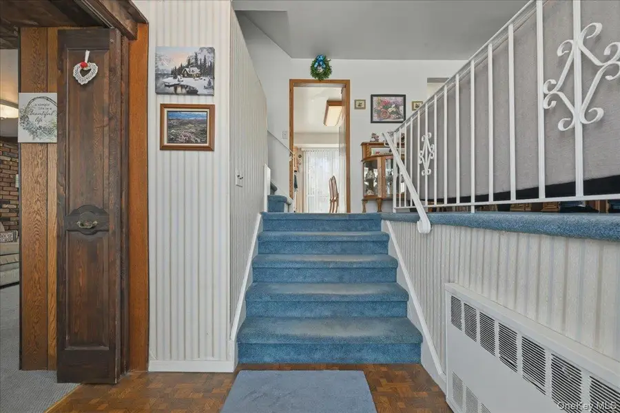 366 Clearmeadow Drive, East Meadow, NY 11554 - #3