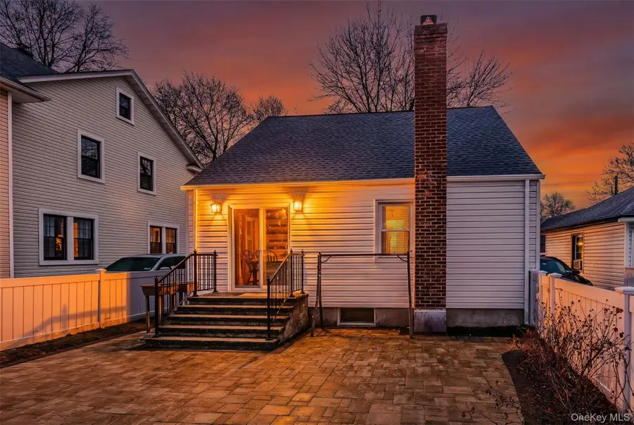 38 Hawthorne Avenue, Floral Park, NY 11001 - #3