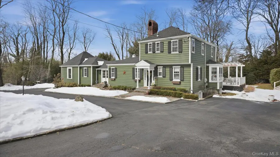 5 Wendover Road, Setauket, NY 11733 - #2