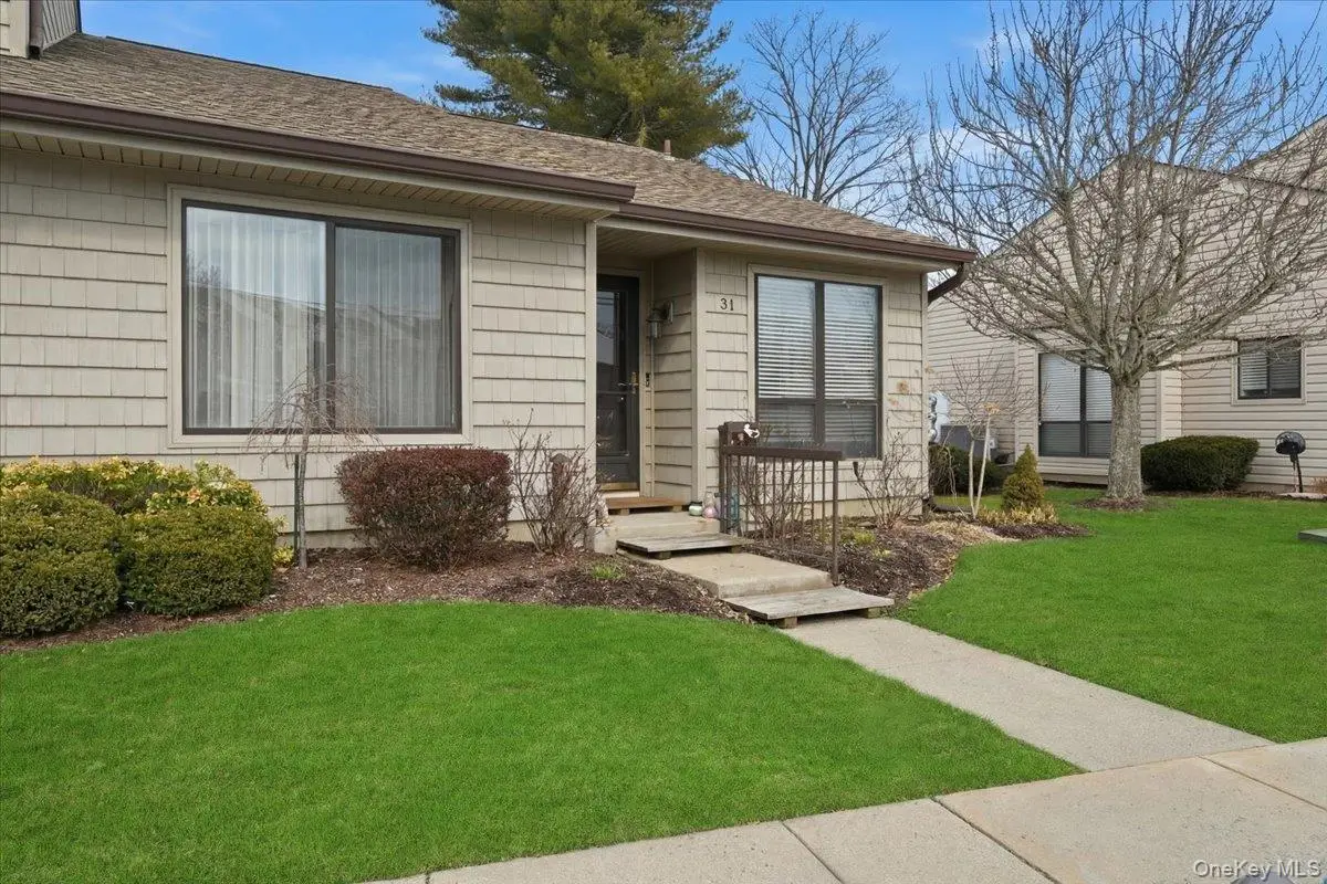 31 Stanford Court, Wantagh, NY 11793 - #1