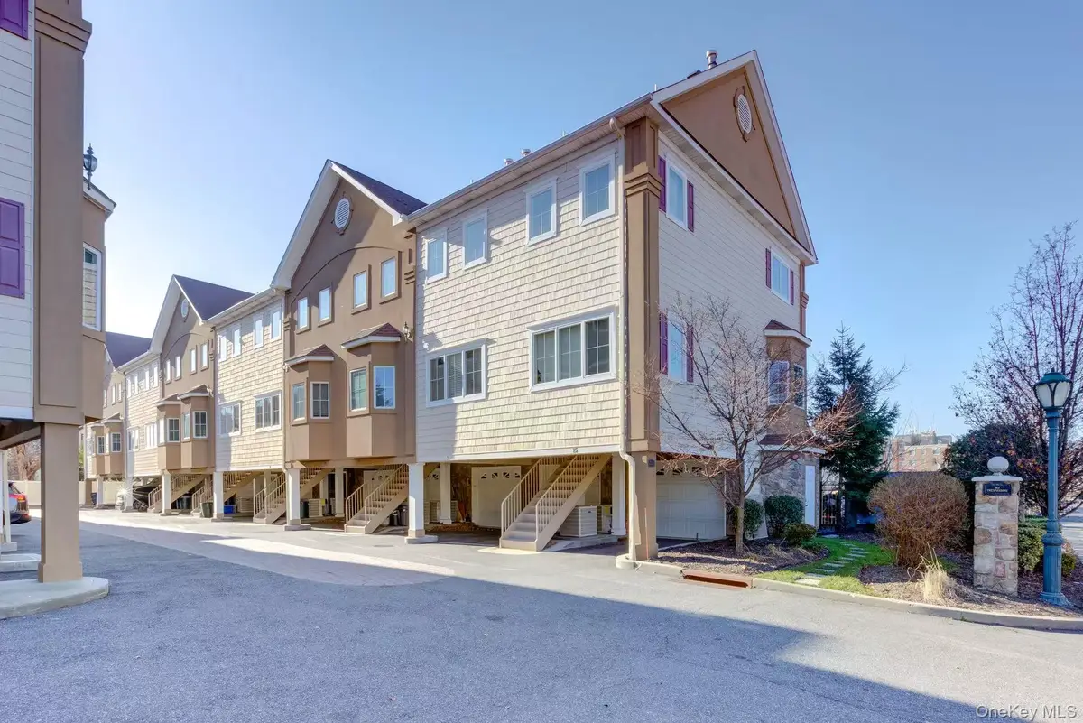 330 Maple Avenue #17, Westbury, NY 11590 - #1