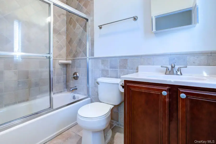 330 Maple Avenue #17, Westbury, NY 11590 - #3