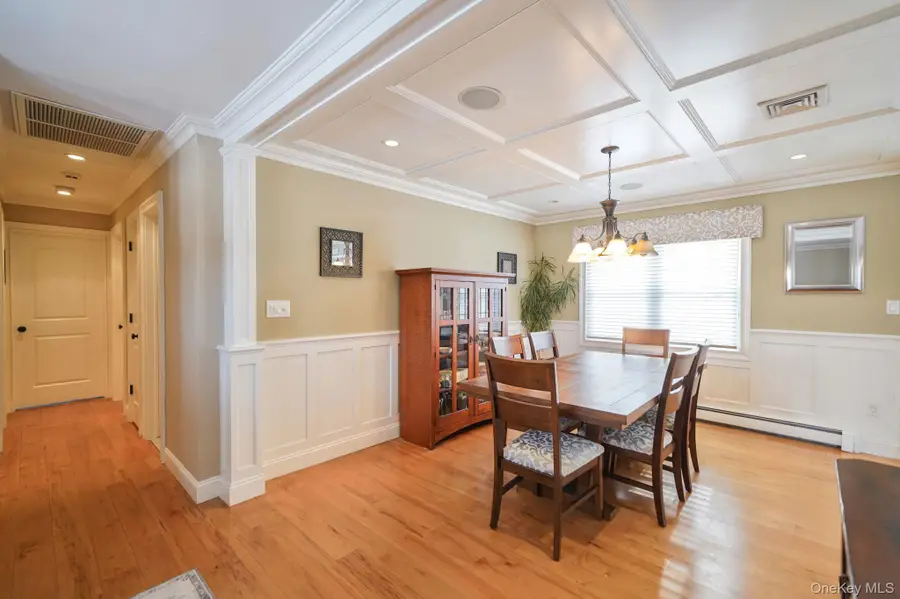 6 Madsen Court, Mount Sinai, NY 11766 - #3