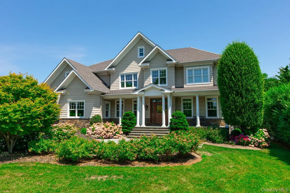 147 Eaton Lane, West Islip, NY 11795 - #1