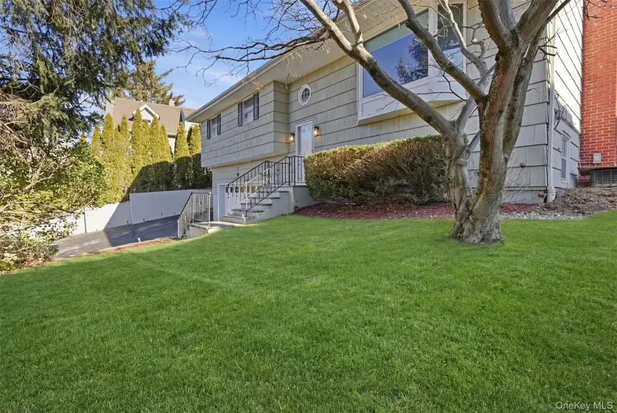 20 N Washington Avenue, White Plains, NY 10603 - #2