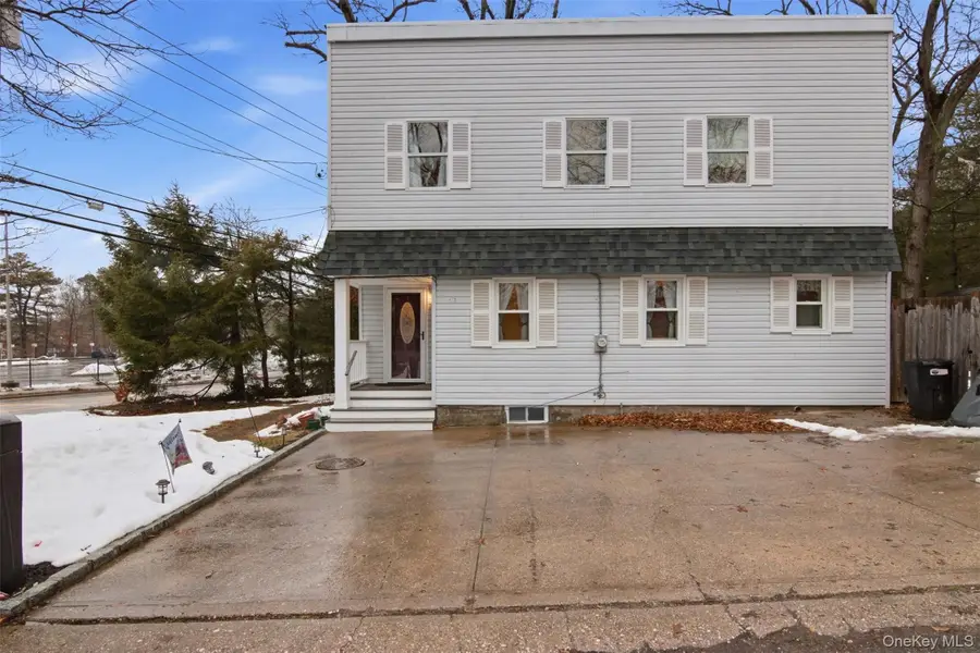 2 Lakeland Place, Farmingville, NY 11738 - #2