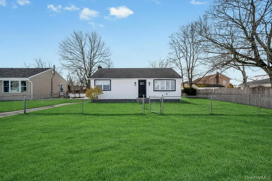 33 Silverpine Drive, Amityville, NY 11701 - #3