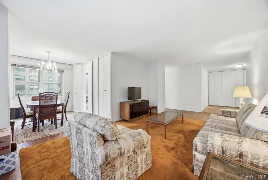 300 E 40th Street #4T, Manhattan, NY 10016 - #2