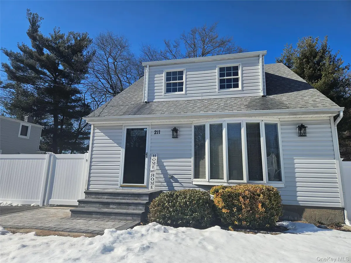 211 Iceland Drive, South Huntington, NY 11746 - #1
