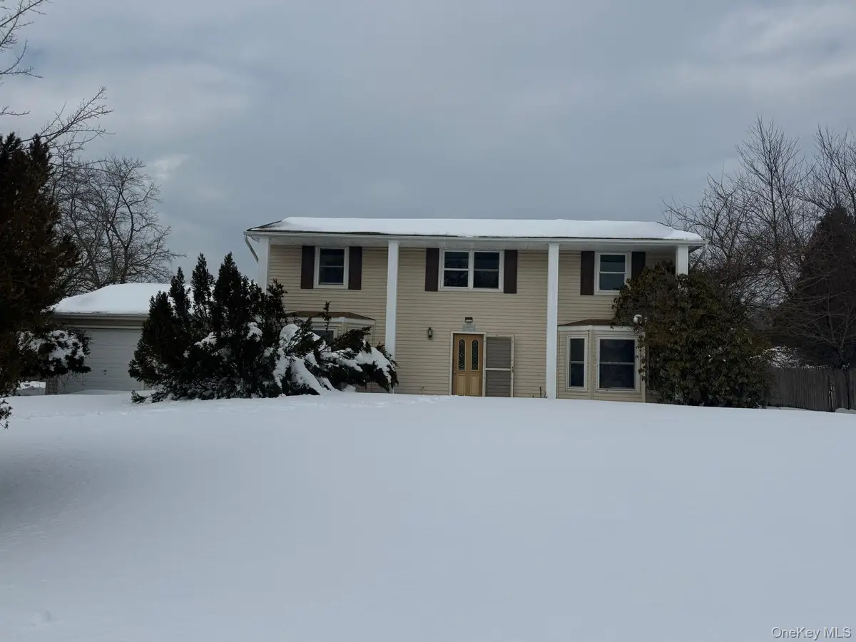 5 Bernice Court, Coram, NY 11727 - #1