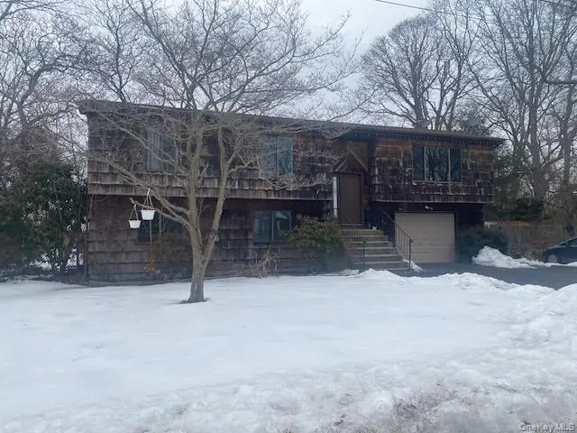 18 Windus Drive, Shirley, NY 11967 - #1