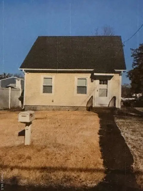 629 Lakeway Drive, West Babylon, NY 11704 - #1