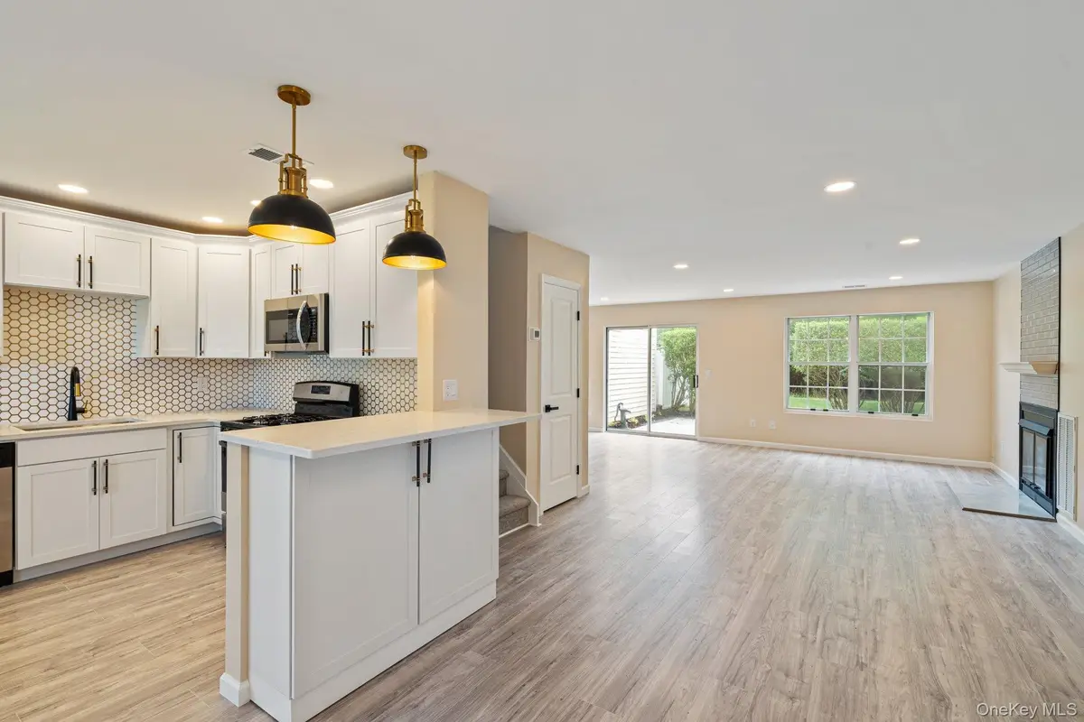 6 Doe Path, Coram, NY 11727 - #1