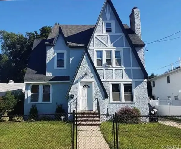 17 Hope Street, Hempstead, NY 11550