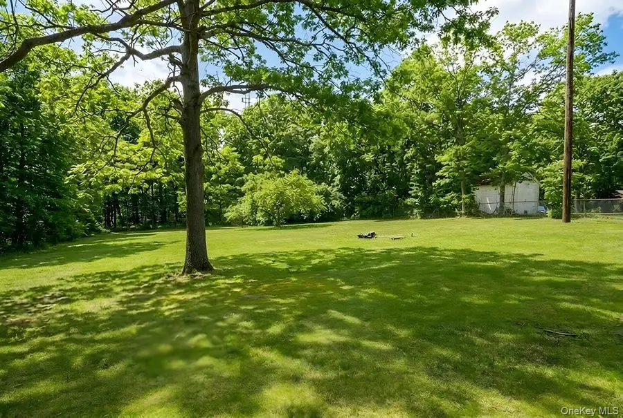 318 Jamaica Avenue, Medford, NY 11763 - #3