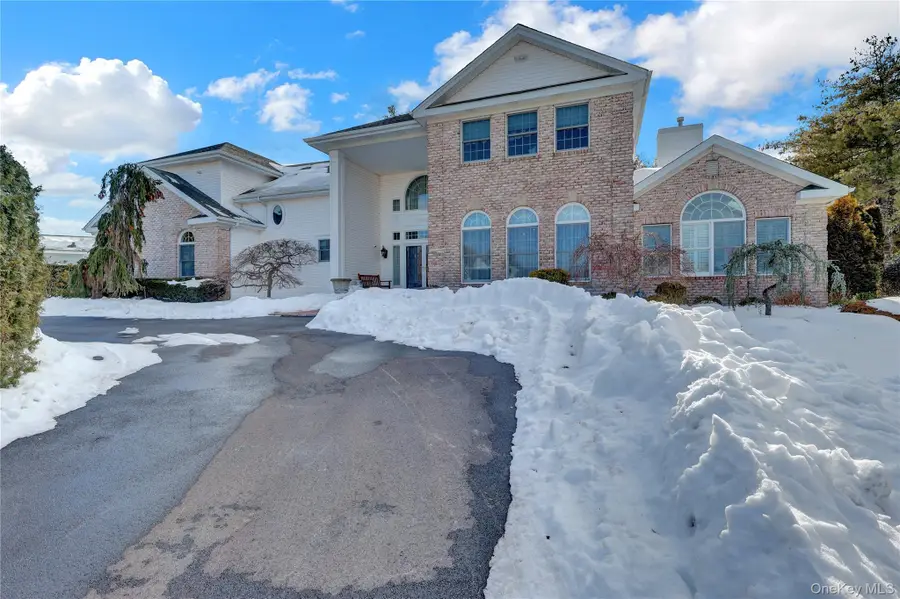 15 Pironi Court, Woodbury, NY 11797 - #2